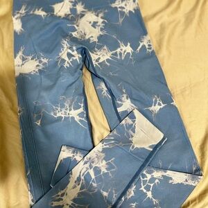 Blue and White Tie-Dye Leggings